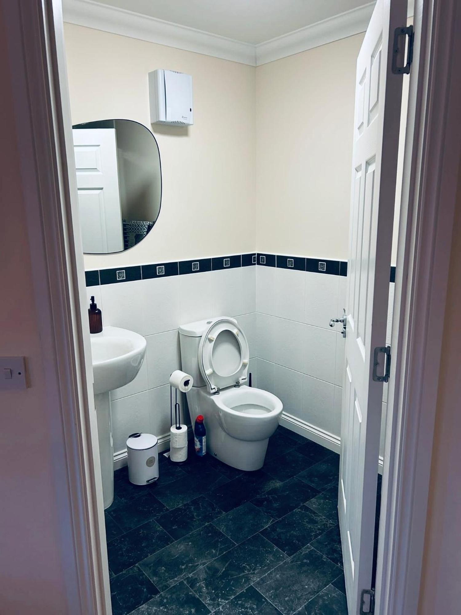 Central Cosy Riverview Apartment 2 Bed, 2 Bath, Free Parking / Wifi Inverness Buitenkant foto